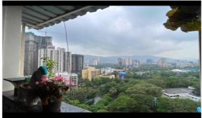 Cozy Private Room w private bath n skyline view